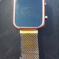 ساعت هوشمند با بند فلزی اهن ربا.