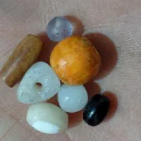 وسایل قدیمی منجق تسبیح وسکه های جمهوری اسلامی