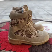 پوتین چرم مشکی و خاکی دیجیتال