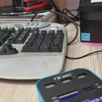 همکار خانم علاقه مند به عکاسی و فتوشاپ فردیس