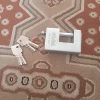 یک عدد قفل کتابی