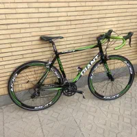 دوچرخه کورسی Giant SCR به همراه کیلومتر شمار