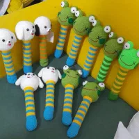 پتوی نوزاد و آویز زرافه و جغجغه حیوانات