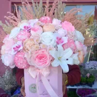 دسته گل و باکس گل با قیمت به صرفه