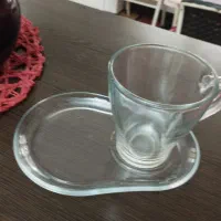 چایخوری و گیلاس