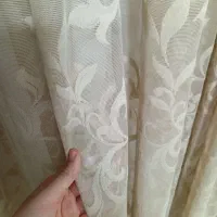 پرده کرم با یک عدد والان قهوه ای