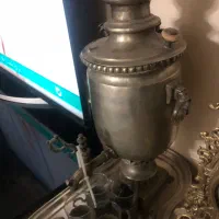 سماور ورشو خیلی قدیمی با چنتا وسایل قدیمی|کلکسیون اشیاء عتیقه|شاهدشهر, |دیوار