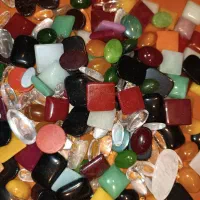 تعدادی نگین انگشتر