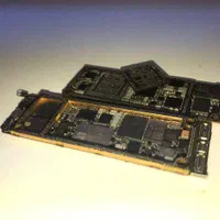 برد سالم ایفون همراه با فیس ایدی