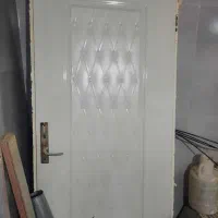 تخته بنایی سرامیک بر درب اتاق و 2 فرغون|مصالح و تجهیزات ساختمان|نظرآباد, رسالت|دیوار