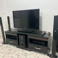 تلویزیون همراه با سینما خانواده و میز