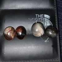 دو جفت‌ مهر‌ه‌ جزع و سلطانی