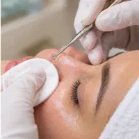 مدل پاکسازی پوست و فیشال