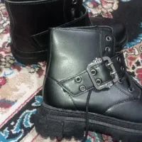 بوت سایز ۳۹|کیف، کفش، کمربند|درمیان, |دیوار