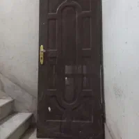 درب آپارتمان وسرویس وحمام وخوابها