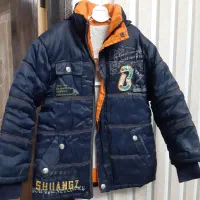 چند عددکت جین و کاپشن و سویشرت و شلوارجین