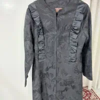 تعدای مانتو و بارانی بسیار نو
