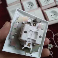 کلید پریز برق کارکرده ولی تمیز وسالم در حدنو|مصالح و تجهیزات ساختمان|اسدآباد, |دیوار