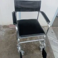 ویلچر حمام توالت کاملا سالم