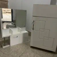 باکس و اینه و سینک دستشویی