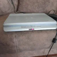 یک عدد لپ تاپ سی دی خور و فلش خور