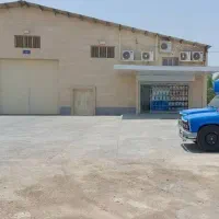 کارگر انبار مواد غذایی