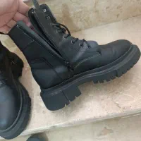 بوت نو|کیف، کفش، کمربند|میانه, |دیوار