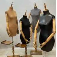 مانکن پینوکیو در حد نو و رگال دیواری