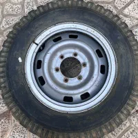یک عدد لاستیک با رینگ