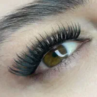 خدمات ویژه کاشت ناخن و مژه