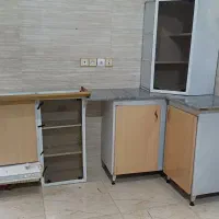 کابینت فلزی سالم با هود وسنگ روی کابینت