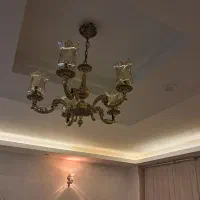 ۲عدد لوستر و دیوارکوب برنز خیلی سنگین وقدیمی