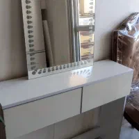 اینه لمسی با میز صندلی نو نو