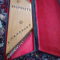 سنتور خوب  از سازهای وزیری.
