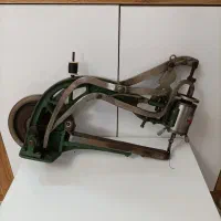 چرخ خیاطی قدیمی|کلکسیون اشیاء عتیقه|زنجان, |دیوار