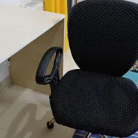 صندلی و میز تحریر