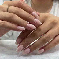 آموزش وخدمات ناخن وترمیم به صورت تخصصی|خدمات آرایشگری و زیبایی|فولادشهر, C1|دیوار