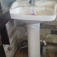 شیر و روشویی با پایه