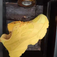 کتانی لژدار زرد ۳۵۰ت من