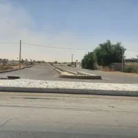 زمین کاکی خیابان ۲۴ متری