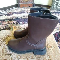 بوت نو اصلا پا نخورده سایز37 پشتش بند میخوره