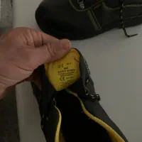 کفش ایمنی ۴۳|کیف، کفش، کمربند|رشت, انصاری|دیوار