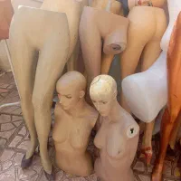تعدادی مانکن به فروش میرسد
