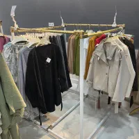 رگال و چوبکار لباس فروشی