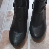 پالتو و بوت|لباس|صدرا-فارس, فاز ۱|دیوار