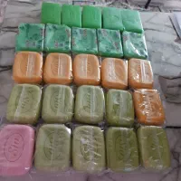 تعدادی صابون میوه ای وگلنار