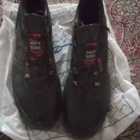 کفش ایمنی چرمی..جلو اهنی.سایزه ۴۰تا ۴۲.میخوره|کیف، کفش، کمربند|پاکدشت, پاکدشت (مامازند)|دیوار