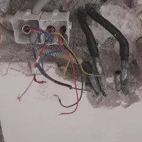 برقکاری /سیم کشی/تعمیرات /اتصال یابی|خدمات پیشه و مهارت|تبریز, |دیوار