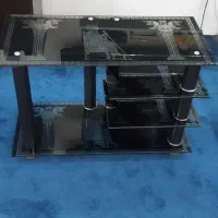 تستر و میز تلویزیون