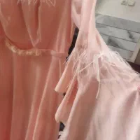 ‌یک‌عدد‌‌لباس‌نامزدی نوبه فروش میر‌سد‌ ۳۰۰‌تومن‌